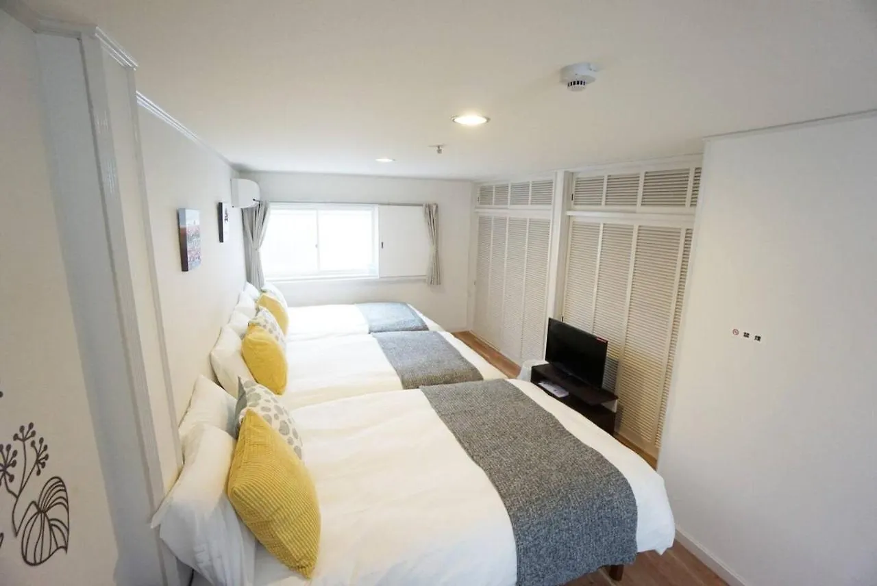 Apartment House White Mansion 401 Osaka Japan