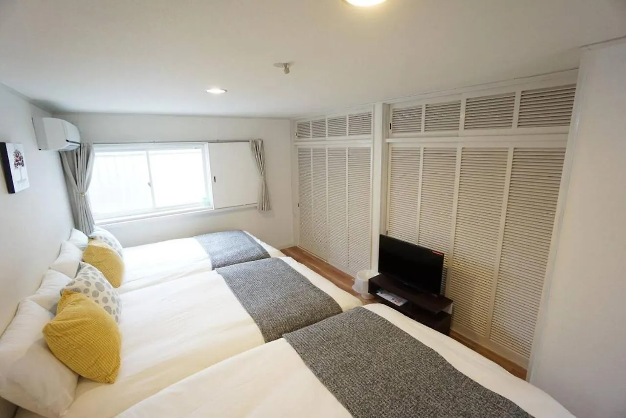Apartment House White Mansion 401 Osaka Japan